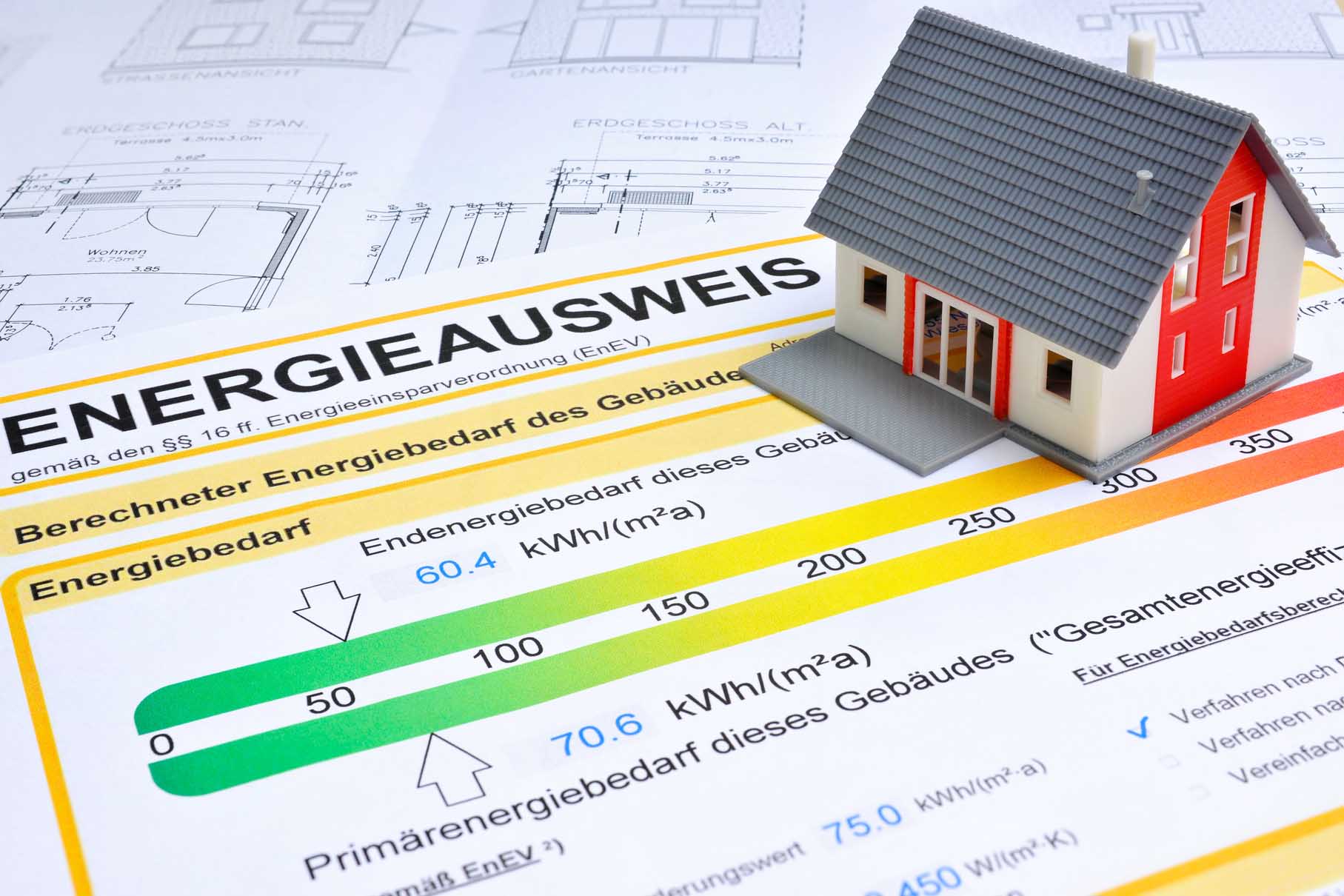 Energieausweis Dokument mit Energieeffizienzklassen A+ bis H